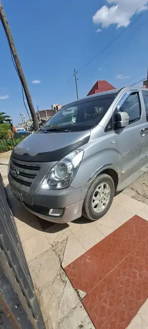 Hyundai Starex 2015 Silver