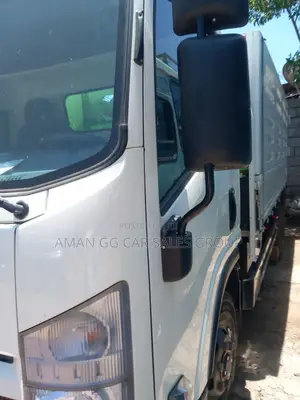 Photo - Isuzu. Obama. 2023