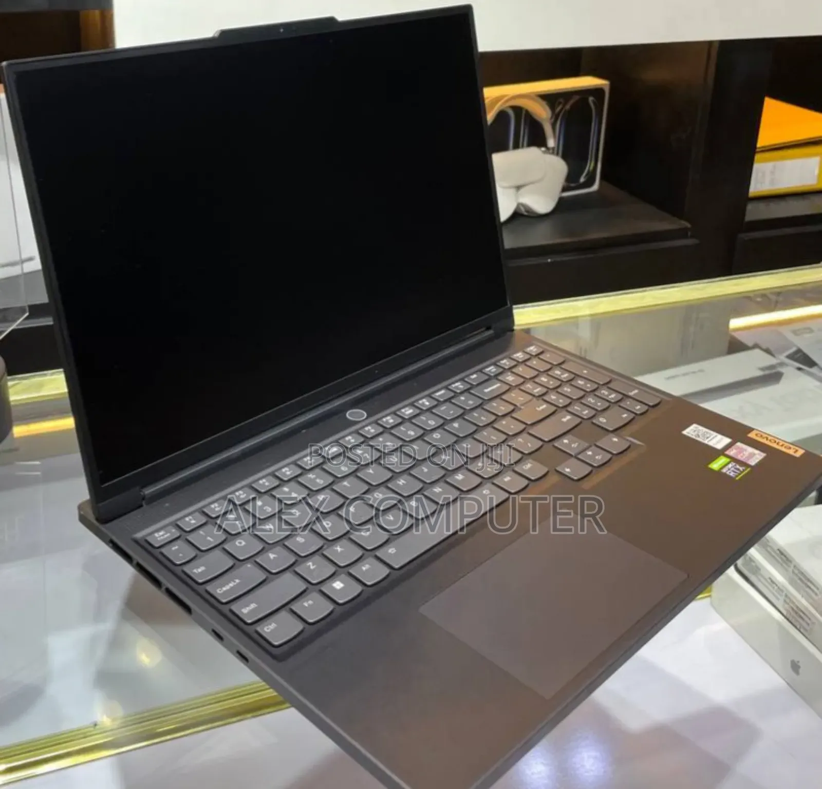 New Laptop Lenovo Lrgion 7i 16GB Intel Core I7 SSD 512GB