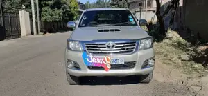Photo - Toyota Hilux 2013 Gray