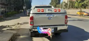 Toyota Hilux 2013 Gray