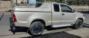 Toyota Hilux 2013 Gray