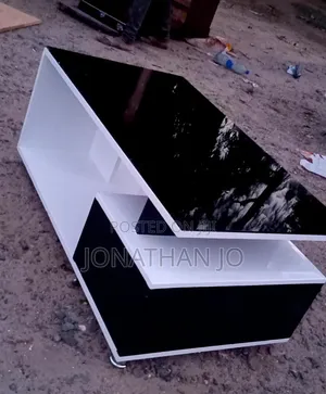 Photo - Cenyer Table