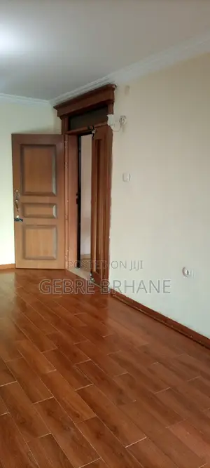 5bdrm Apartment in Apartment, Yeka for rent