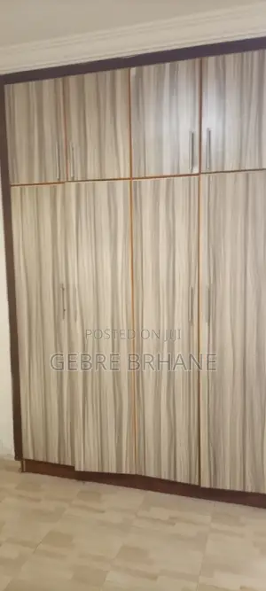 5bdrm Apartment in Apartment, Yeka for rent