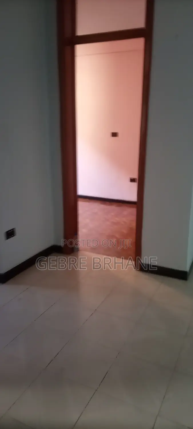 3bdrm Apartment in Apartment, Yeka for rent