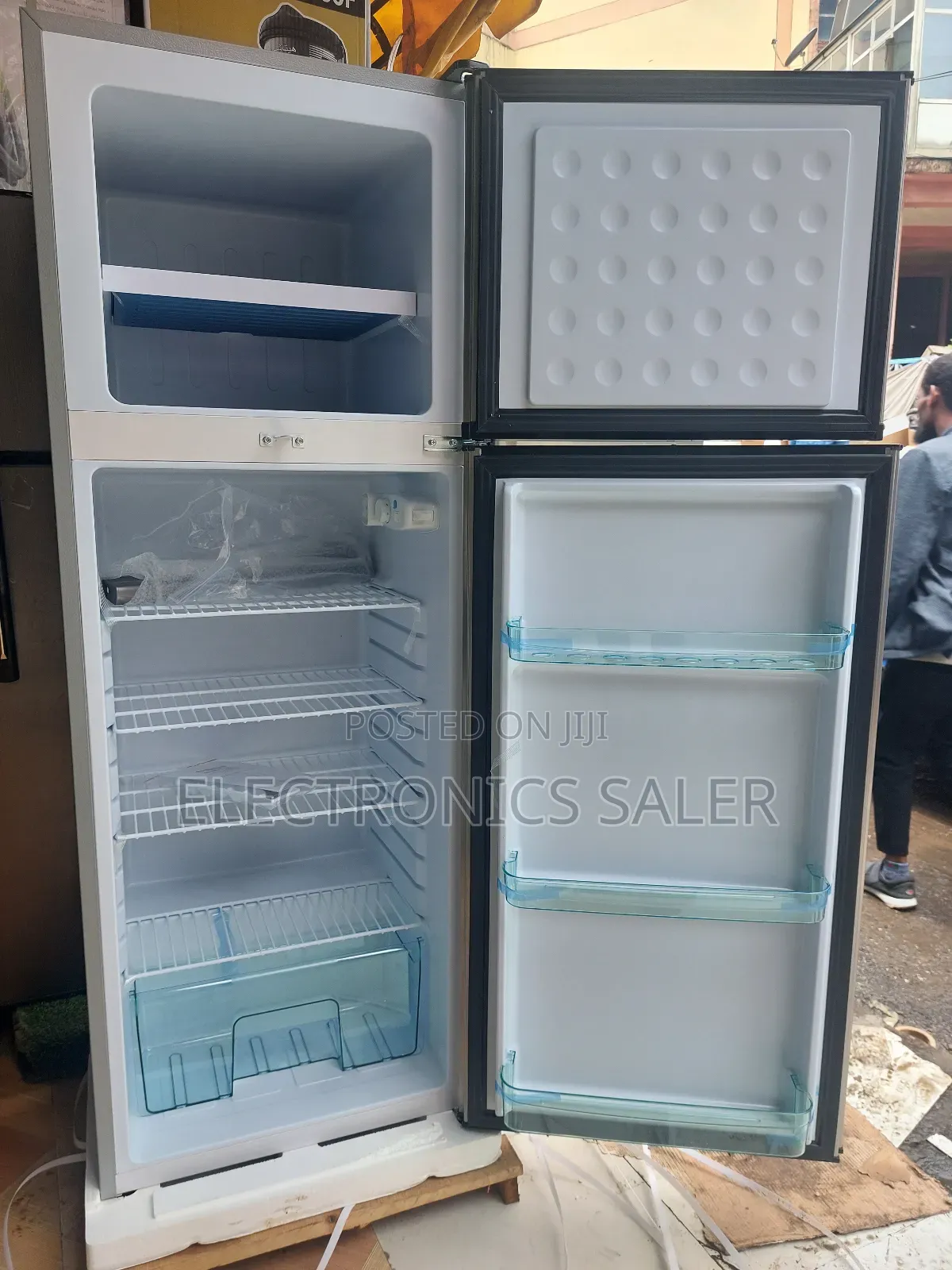 Boss Refrigerator 350l