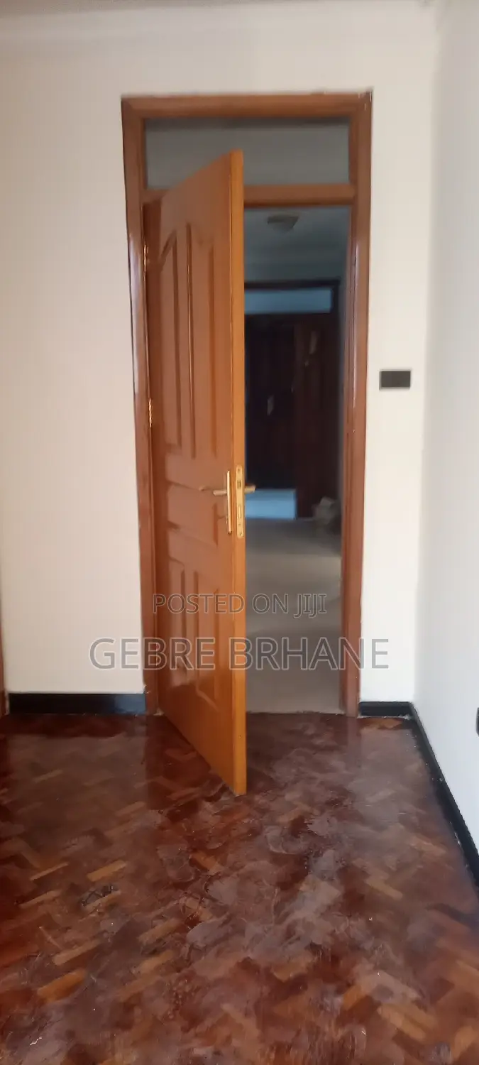 4bdrm Apartment in Apartment, Yeka for rent