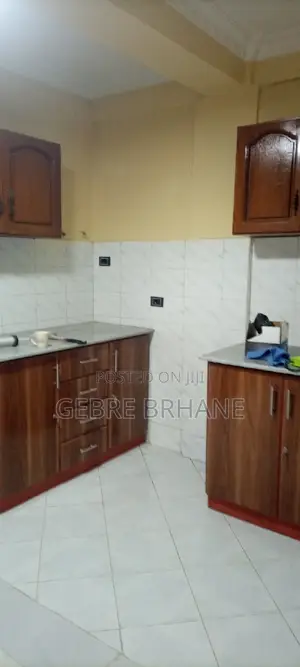4bdrm Apartment in Apartment, Yeka for rent