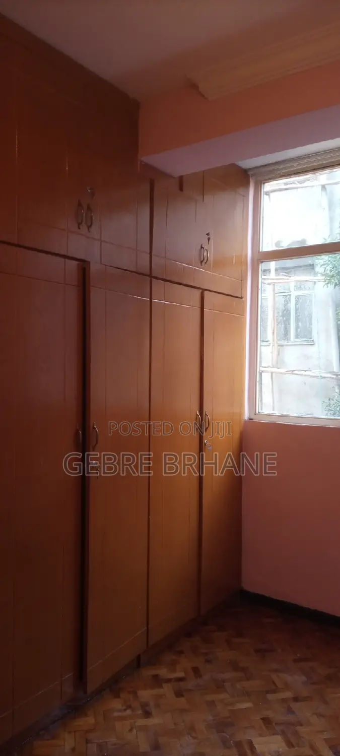 4bdrm Apartment in Apartment, Yeka for rent