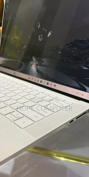 Photo - New Laptop Dell XPS 15 16GB Intel Core I7 SSD 1T