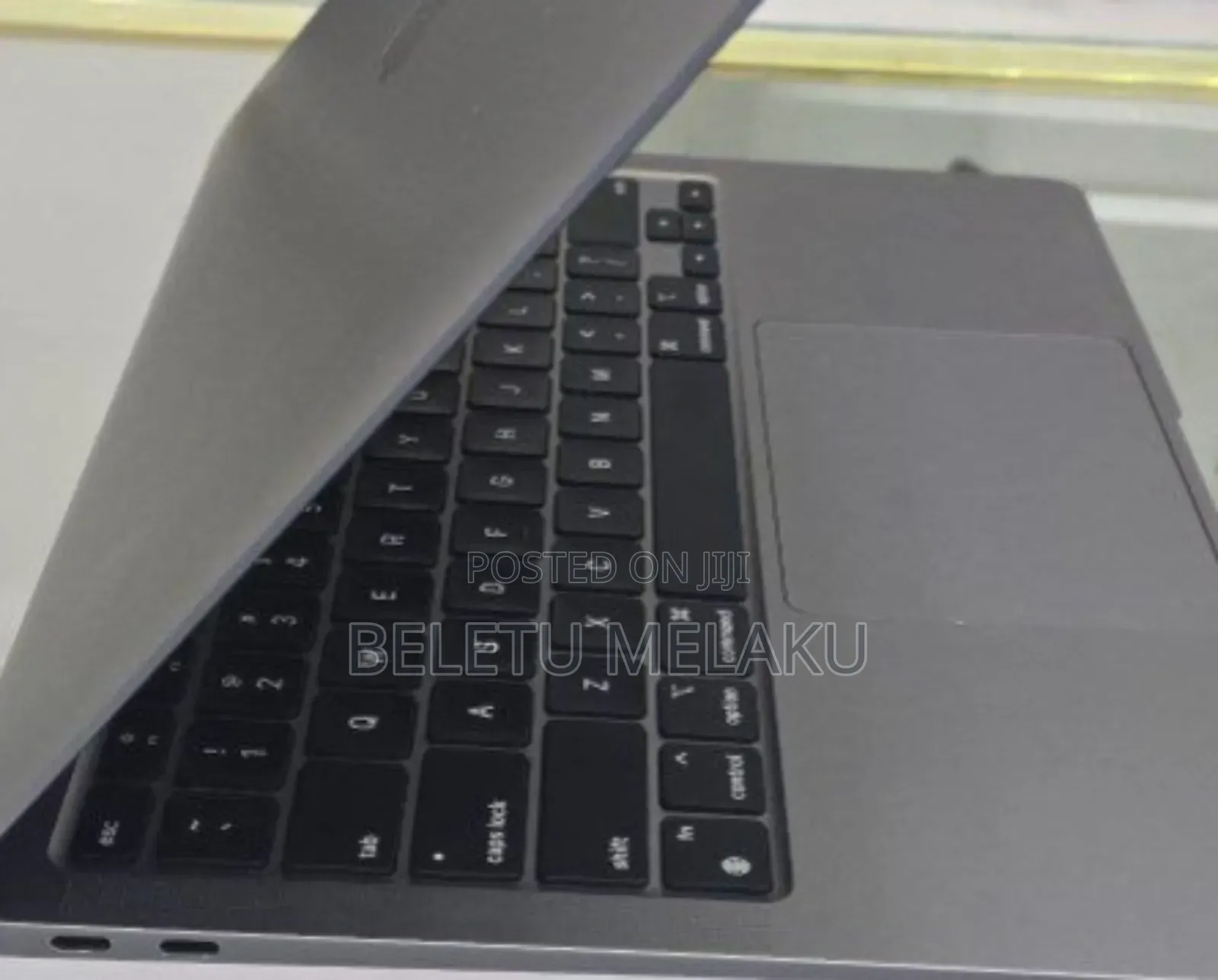 New Laptop Apple MacBook Air 2020 M1 8GB Apple M1 SSD 256GB