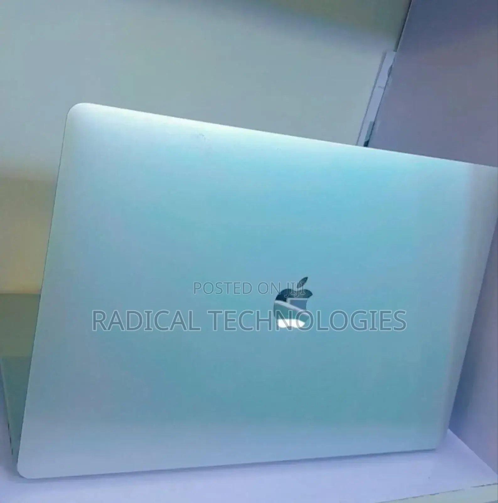 New Laptop Apple MacBook Pro 2017 16GB Intel Core I7 SSD 256GB