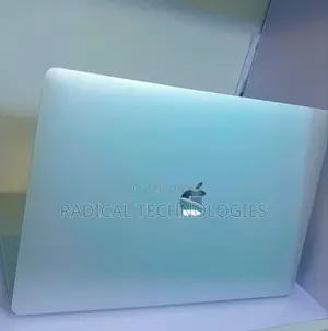 New Laptop Apple MacBook Pro 2017 16GB Intel Core I7 SSD 256GB