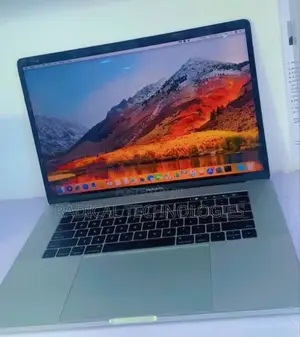 New Laptop Apple MacBook Pro 2017 16GB Intel Core I7 SSD 256GB