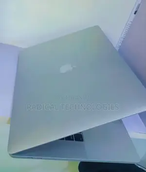 New Laptop Apple MacBook Pro 2017 16GB Intel Core I7 SSD 256GB