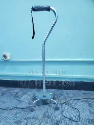 ባለ አራት ባላንስ ያለው ከዘራ Walking Cane With Grace and Balance