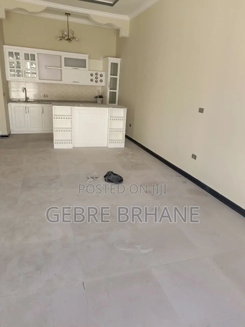 5bdrm Apartment in Apartment, Yeka for rent