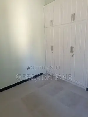 5bdrm Apartment in Apartment, Yeka for rent