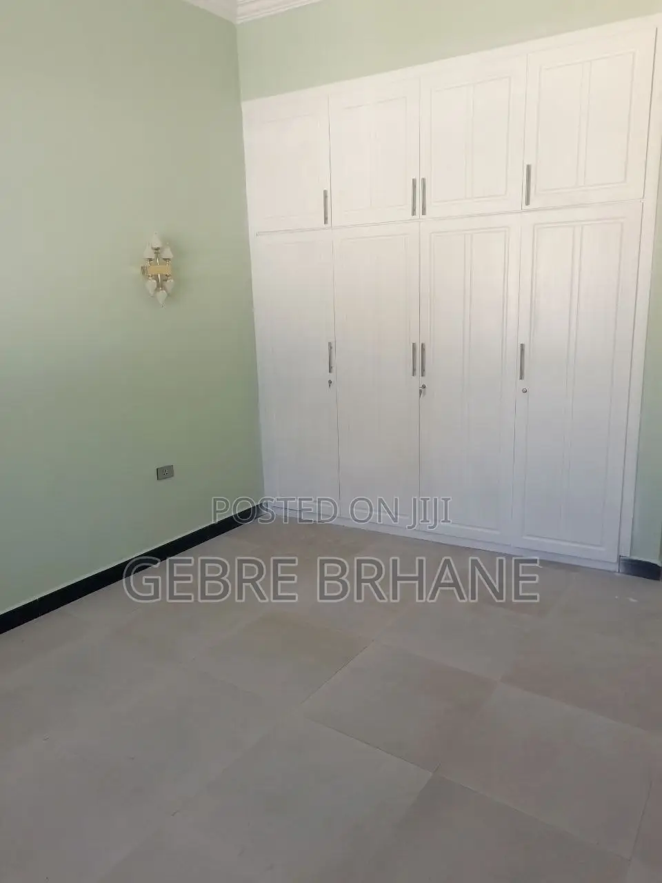 5bdrm Apartment in Apartment, Yeka for rent