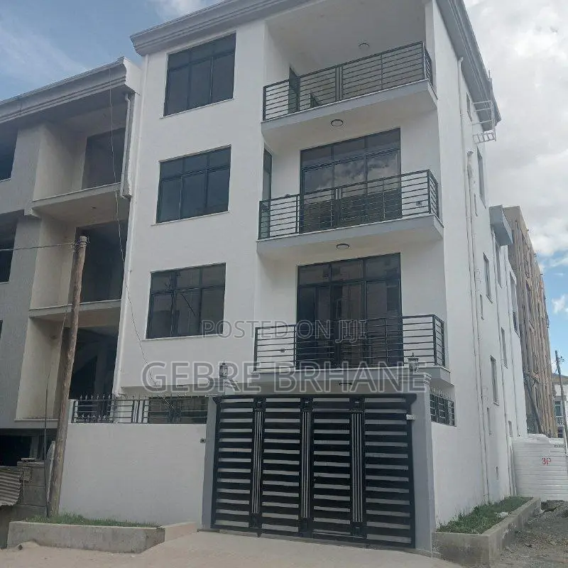 3bdrm Apartment in Apartment, Yeka for rent