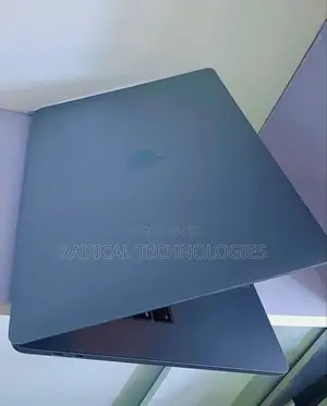 New Laptop Apple MacBook Pro 2017 16GB Intel Core I7 SSD 512GB