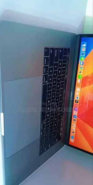 New Laptop Apple MacBook Pro 2017 16GB Intel Core I7 SSD 512GB