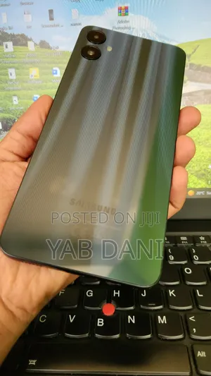 Photo - New Samsung Galaxy A05 64 GB Black