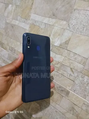 Photo - Samsung Galaxy A20 32 GB