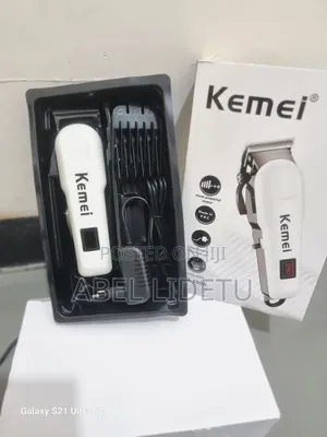 Photo - Kemei Wide Theeth Hair Cliiper