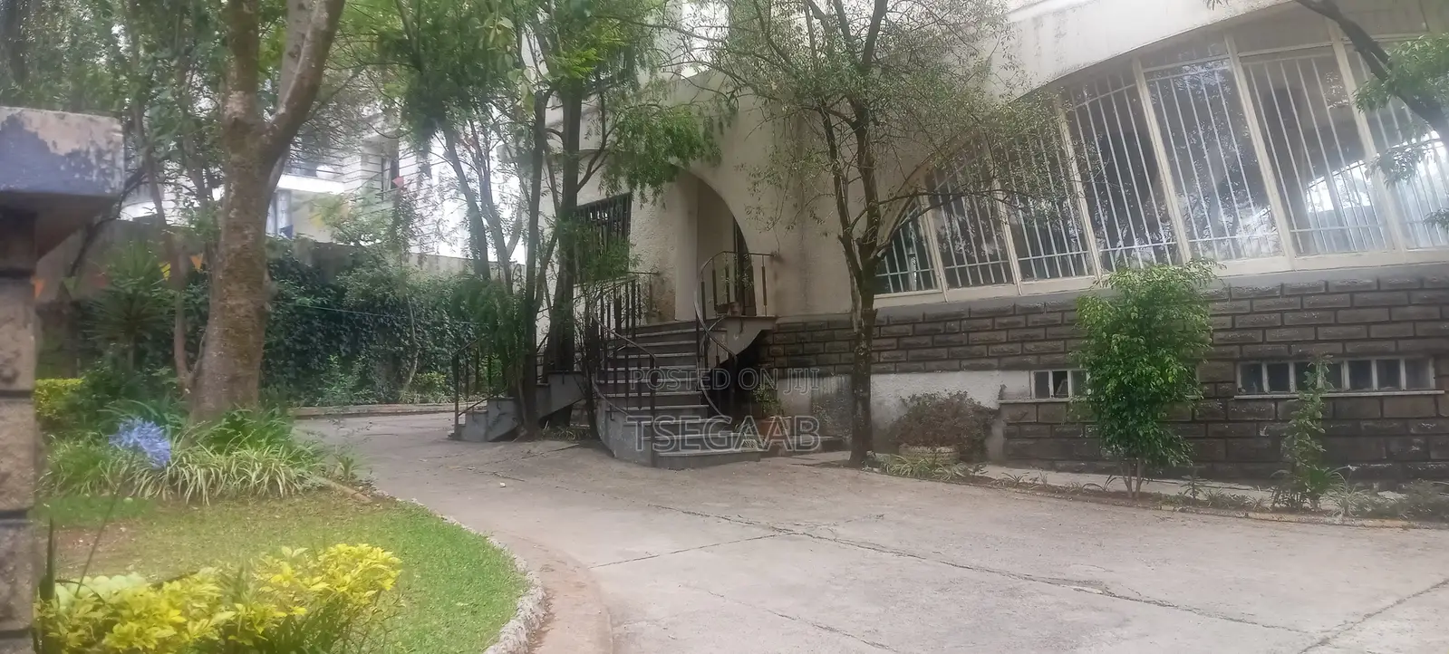 5bdrm Duplex in Kolfe Keranio for rent