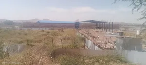 7000 ካሬ ባዶ ቦታ የታጠረ