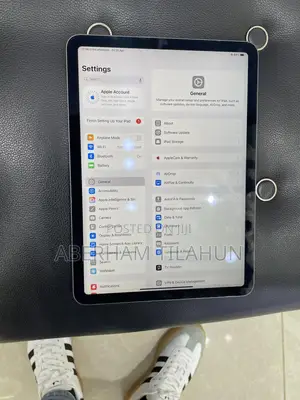 Photo - Apple iPad Air (2020) Wi-Fi 256 GB Gray