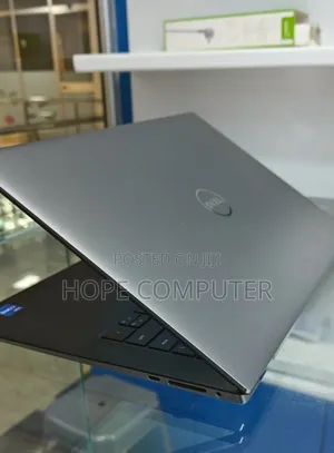 Photo - New Laptop Dell Precision 5550 20GB Intel Core I7 SSD 1T