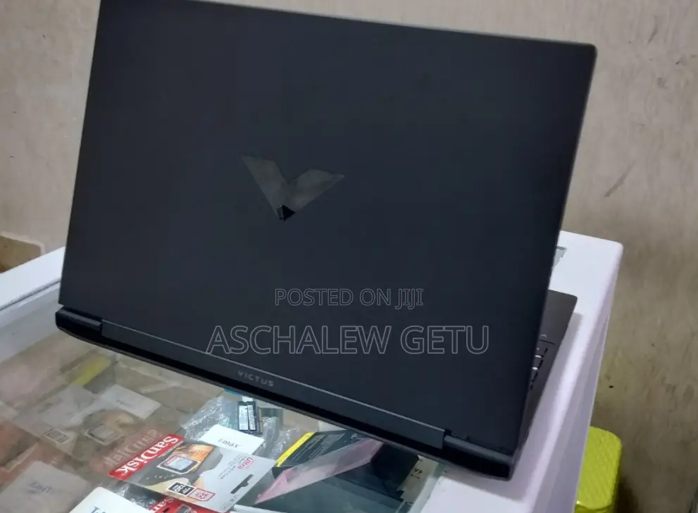 New Laptop HP Victus 15 16GB AMD Ryzen 7 SSD 1T