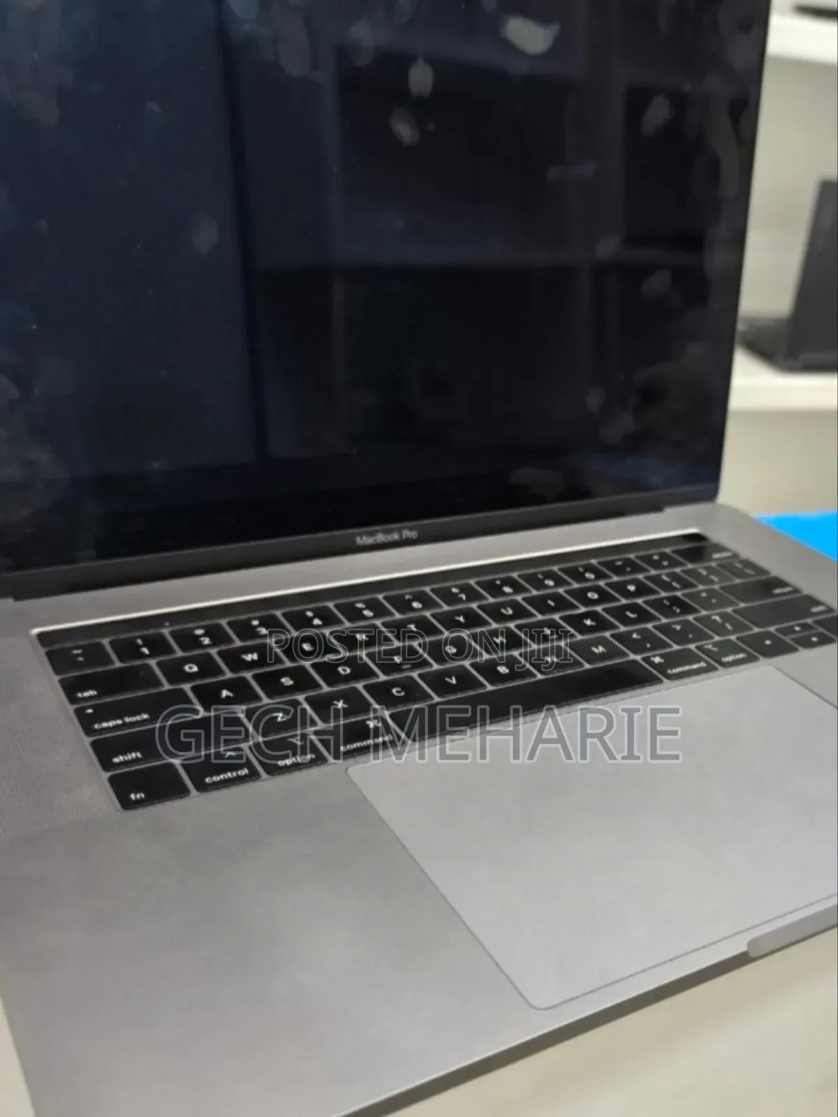 New Laptop Apple MacBook Pro 2019 16GB Intel Core I7 SSD 512GB