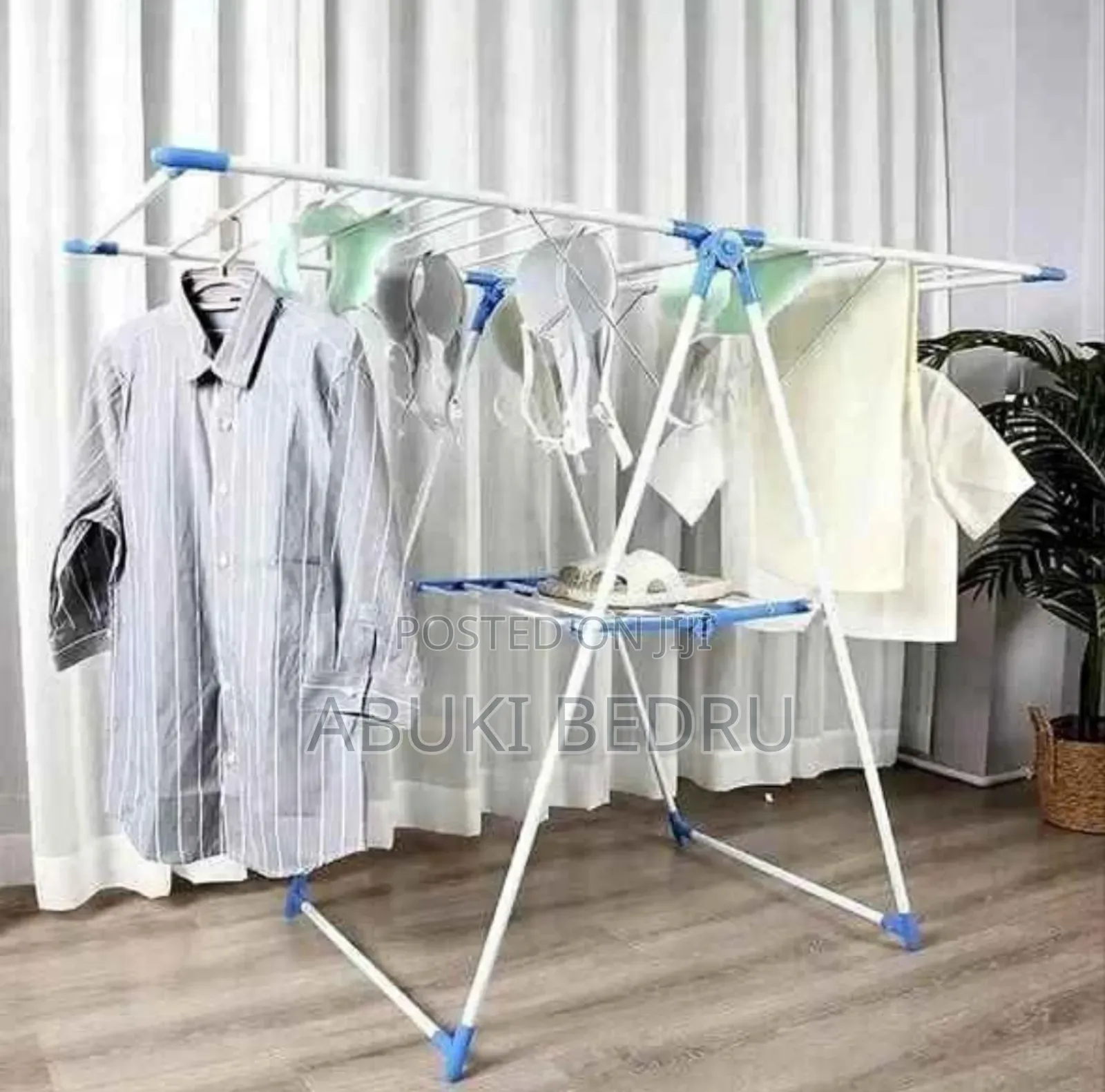 ዘመናዊ ልብስ ማስጫ