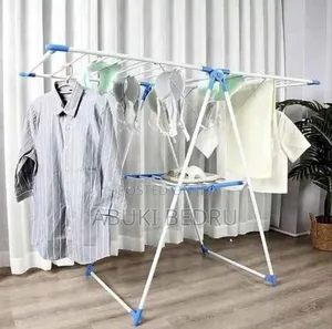 ዘመናዊ ልብስ ማስጫ