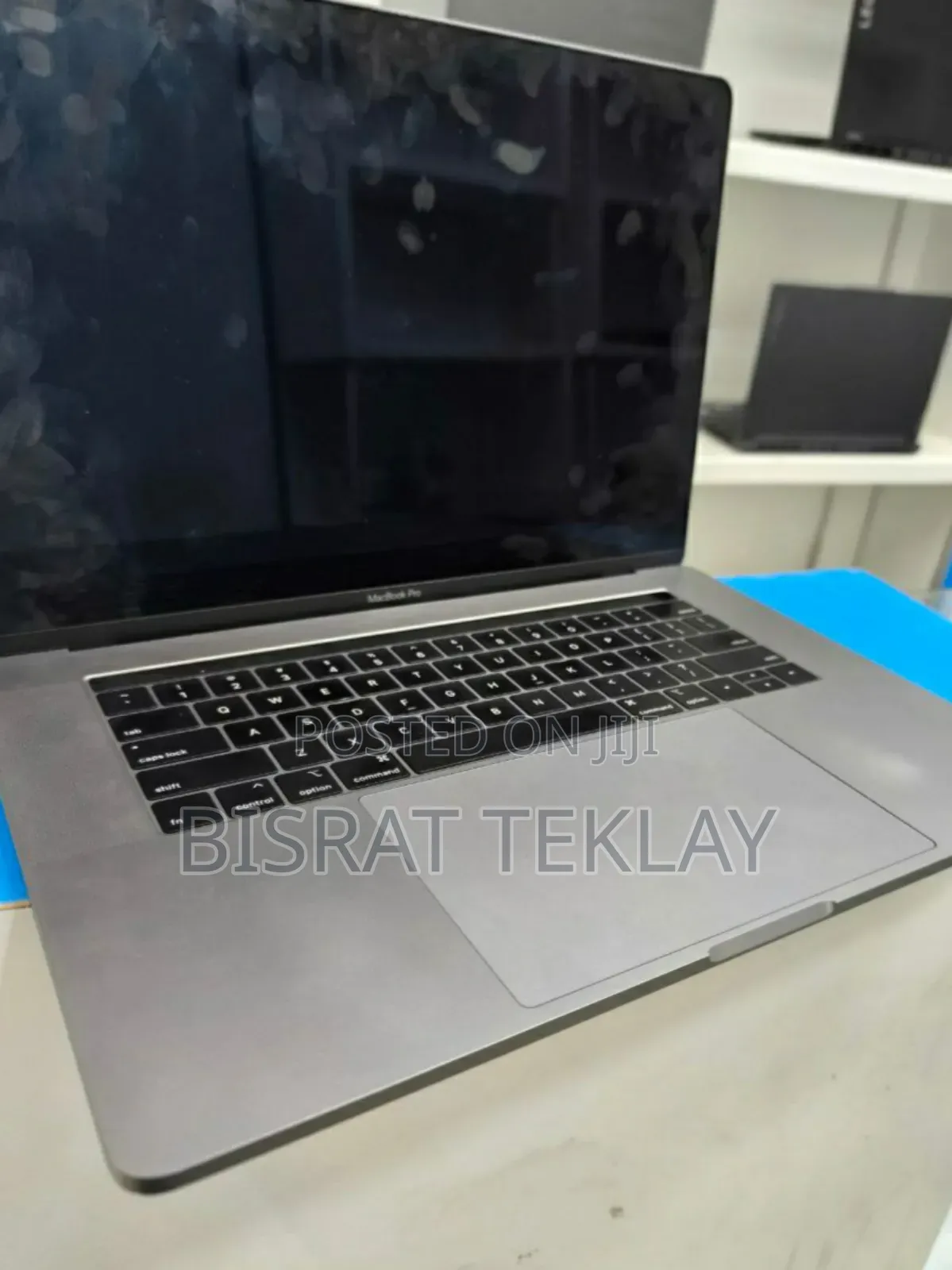 New Laptop Apple MacBook Pro 2019 16GB Intel Core I7 SSD 512GB