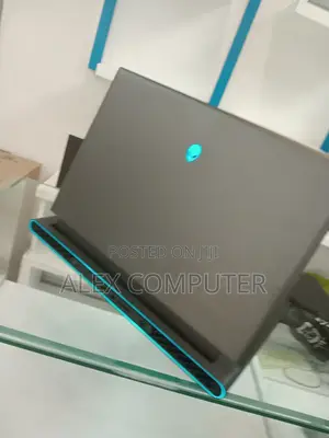 New Laptop Alienware M17x R2 32GB Intel Core I9 SSD 2T