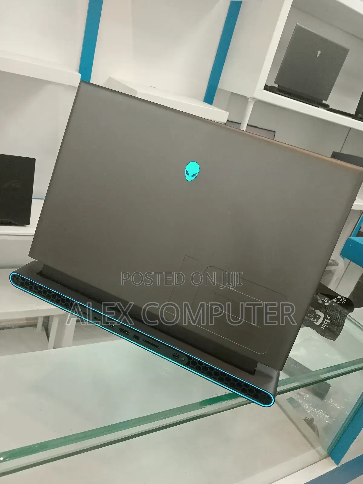 New Laptop Alienware M17x R2 32GB Intel Core I9 SSD 2T