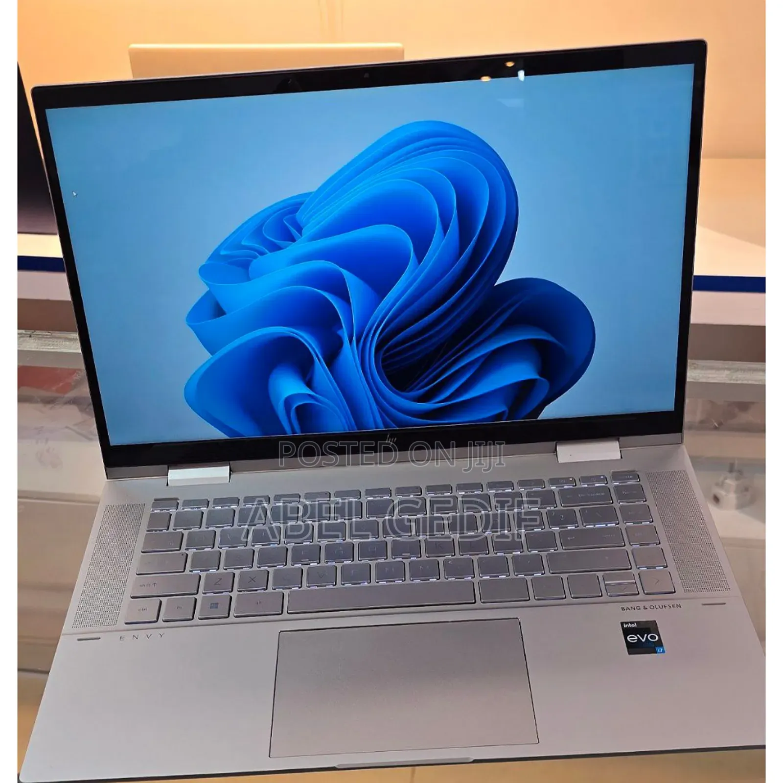 New Laptop HP Envy X360 16GB Intel Core I7 SSD 1T