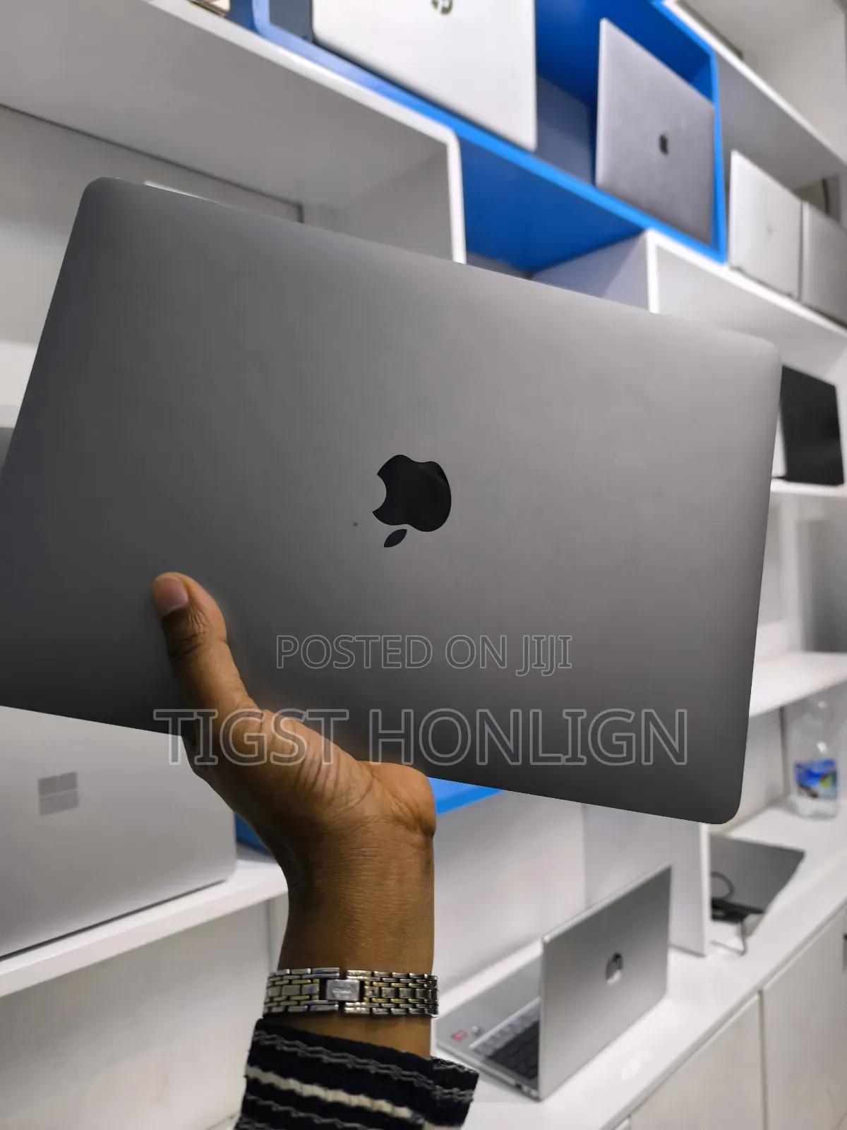 New Laptop Apple MacBook Pro 8GB Apple M2 SSD 256GB