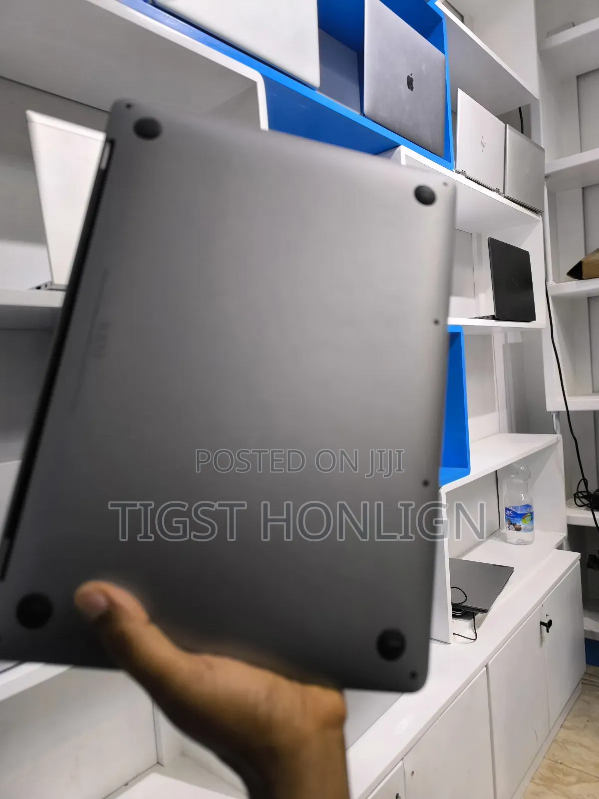 New Laptop Apple MacBook Pro 8GB Apple M2 SSD 256GB