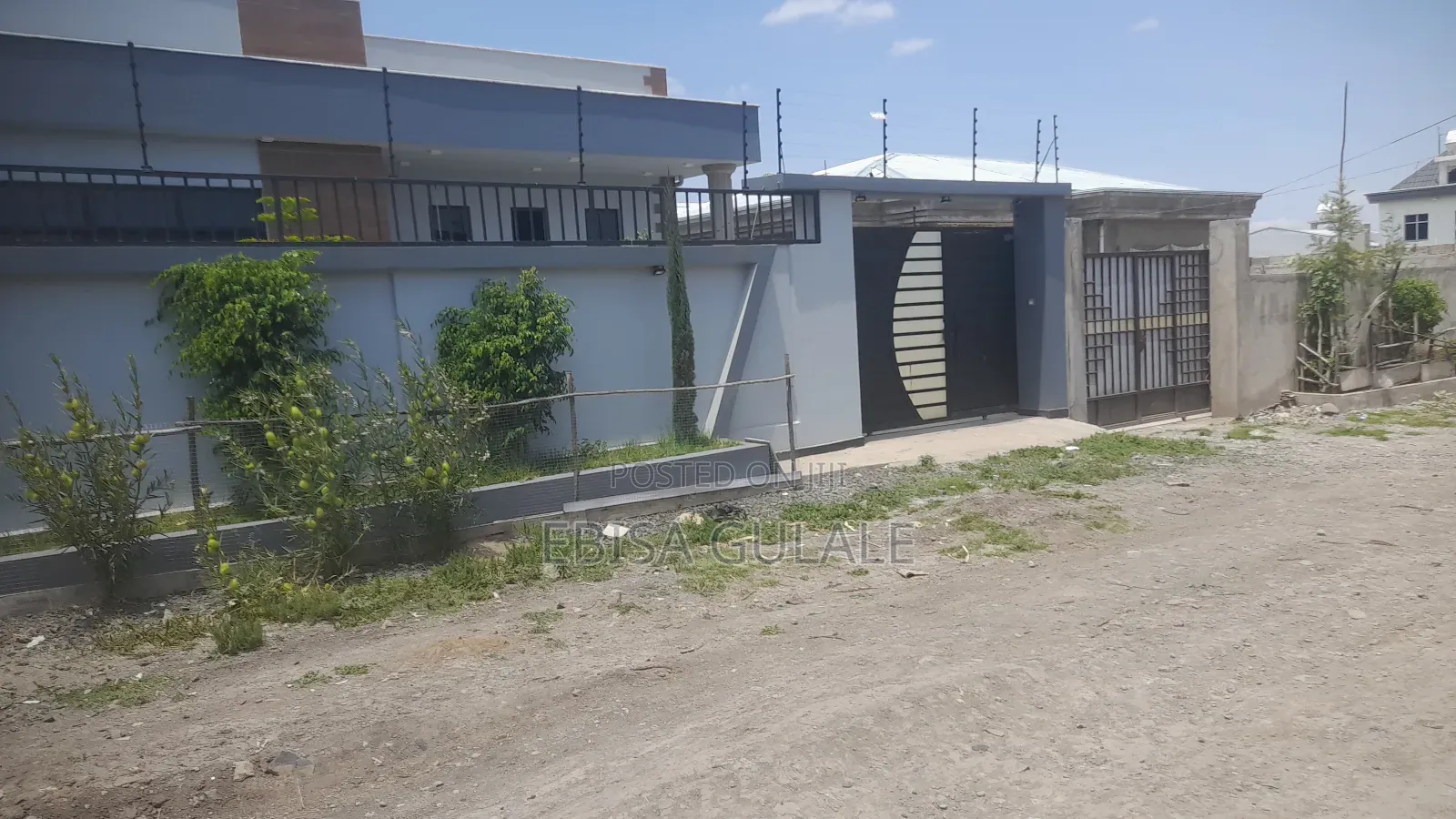 Furnished 5bdrm Apartment in Yeka for sale