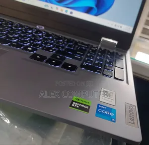 New Laptop Lenovo LOQ 15IRH8 16GB Intel Core I5 SSD 512GB