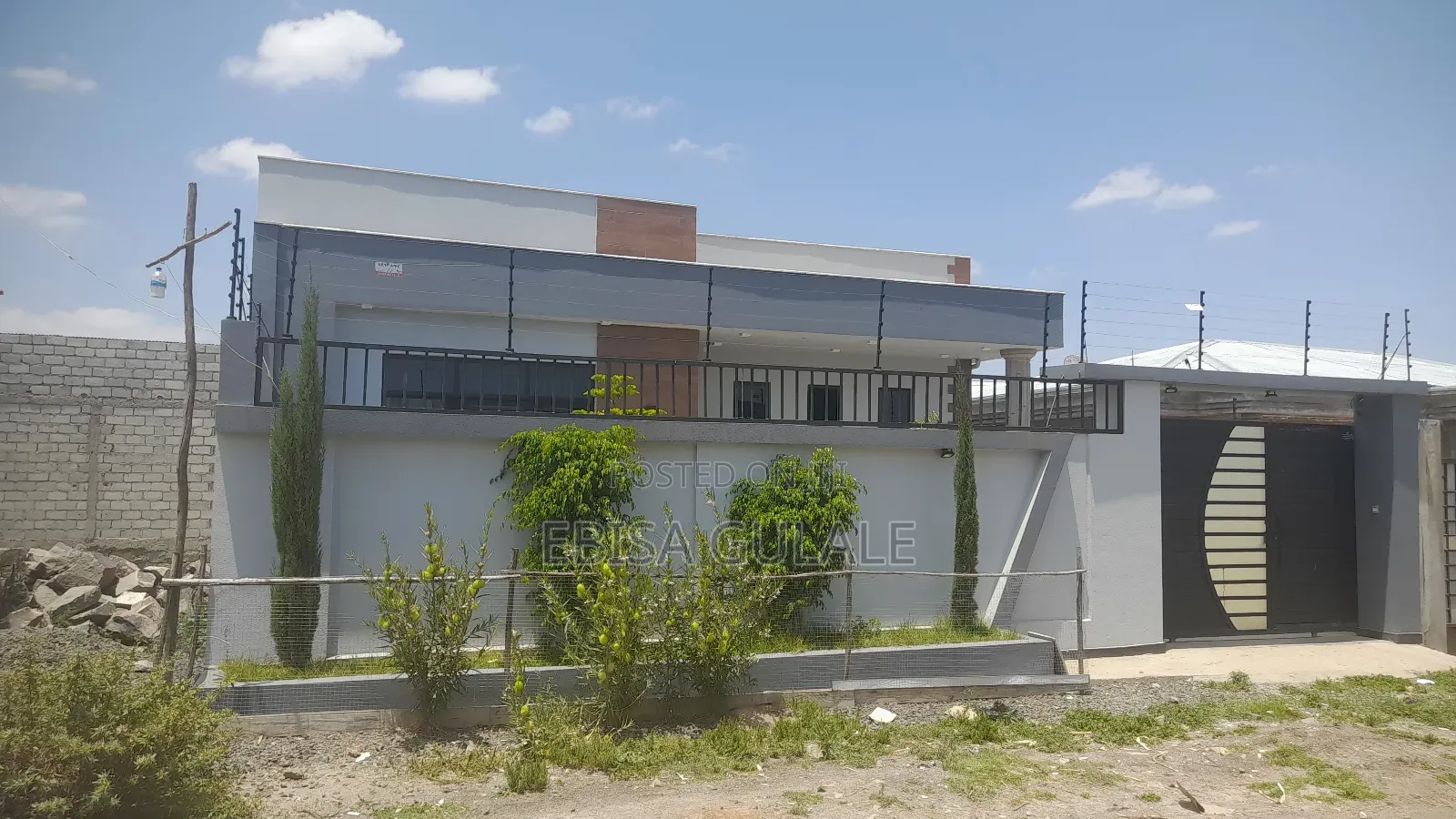 Furnished 5bdrm Apartment in Yeka for sale