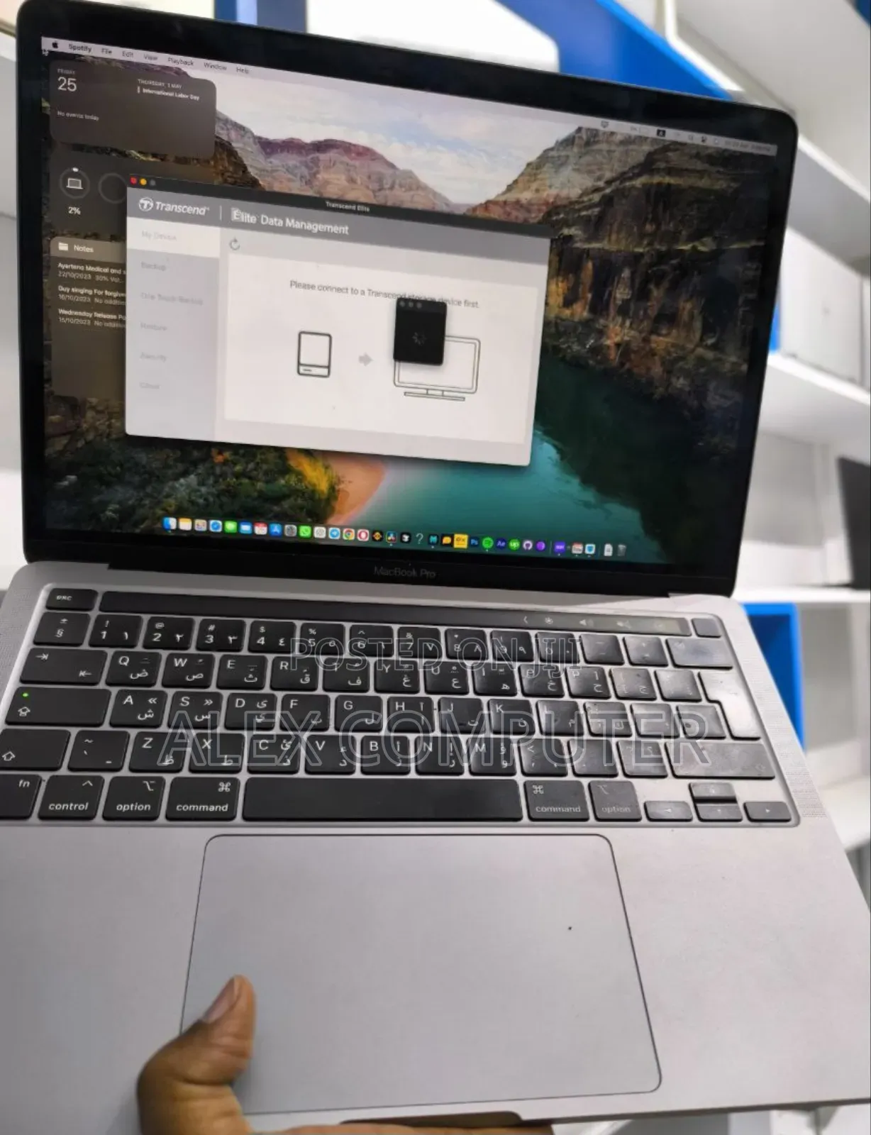 New Laptop Apple MacBook Pro 2022 M2 8GB Apple M2 SSD 256GB