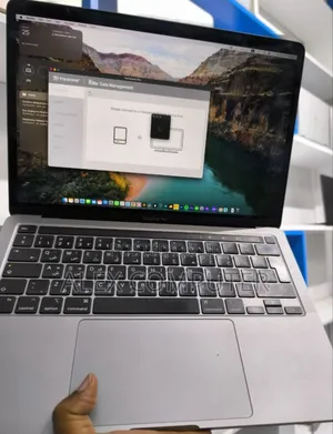 Photo - New Laptop Apple MacBook Pro 2022 M2 8GB Apple M2 SSD 256GB