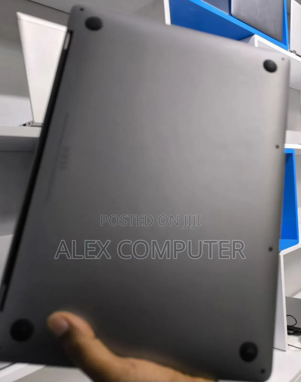 New Laptop Apple MacBook Pro 2022 M2 8GB Apple M2 SSD 256GB